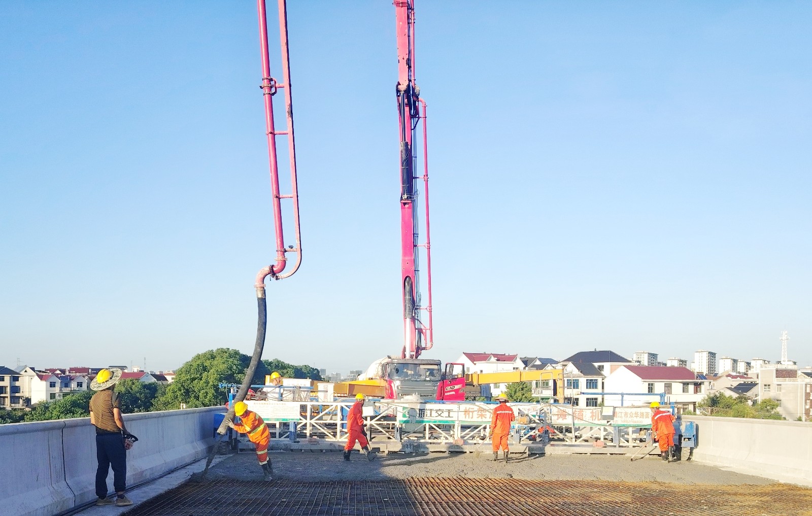 高溫下的衢通人：航運(yùn)人不懼“烤”驗(yàn)，堅(jiān)守一線保航電